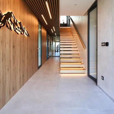 Design Stella Private Pool & 4*