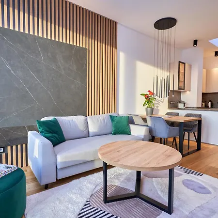 Design Stella Private Pool & 4* Kezmarok