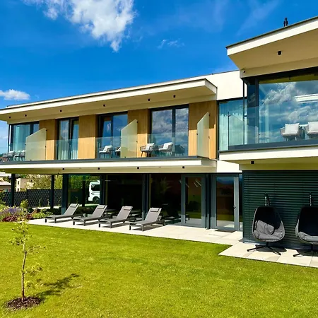 Design Stella Private Pool & Kezmarok